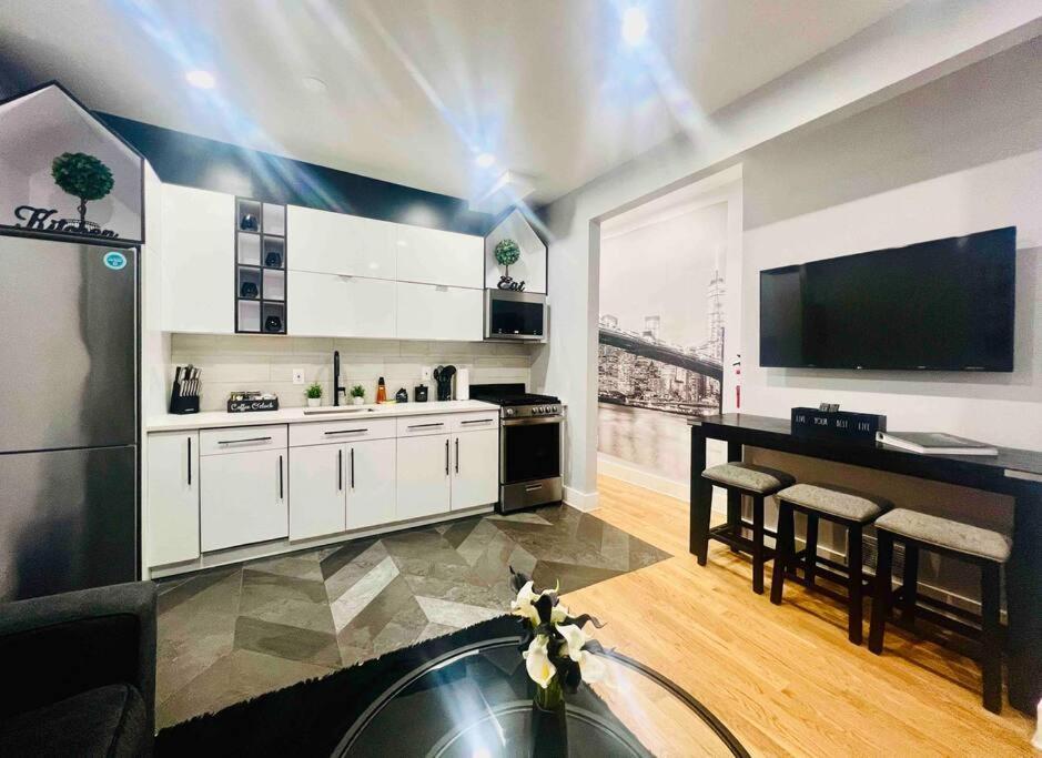2 Bedroom Apartment, Close To Nyc & Downtown Jc! Джерси-Сити Экстерьер фото